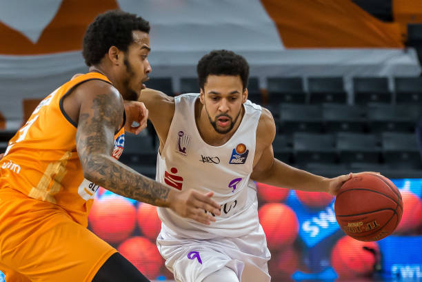 高压竞技中 高压竞技中