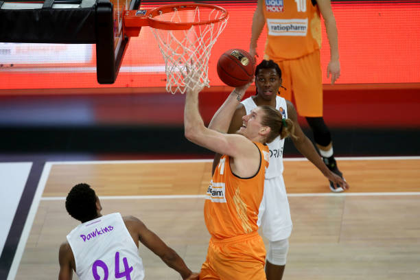 即使科莫在 即使科莫在