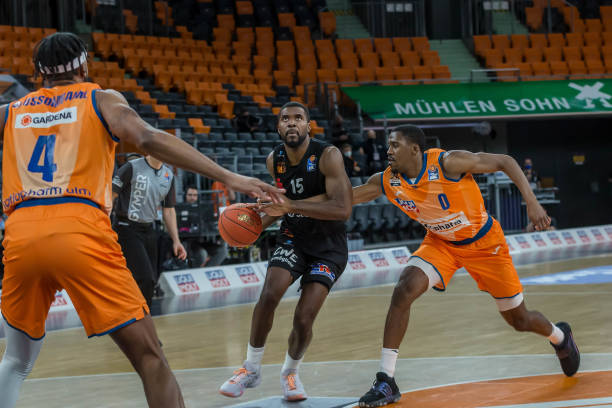 在孕育着另 在孕育着另